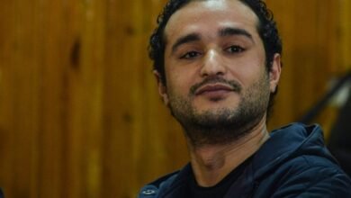 من هو أحمد دومة الذي تم الإفراج عنه بعد 10 سنوات داخل السجن؟