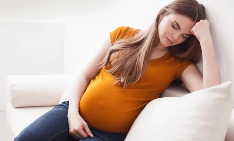 كيف يكون ألم الظهر في بداية الحمل عالم حواء